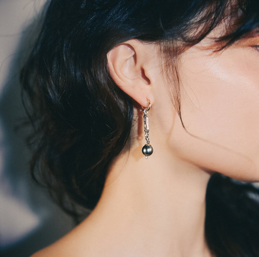 "Colonne Etiquette BlackPearl" Earring-Tant-d-Avenir